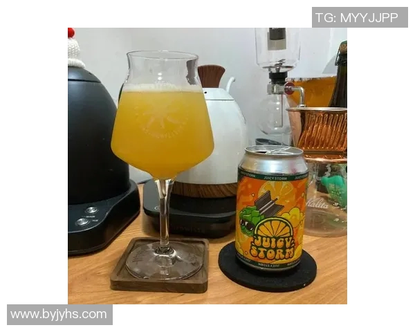 飘逸杯:热带果汁与清凉沙冰的完美融合 飘逸杯:热带果汁与清凉沙冰的完美融合